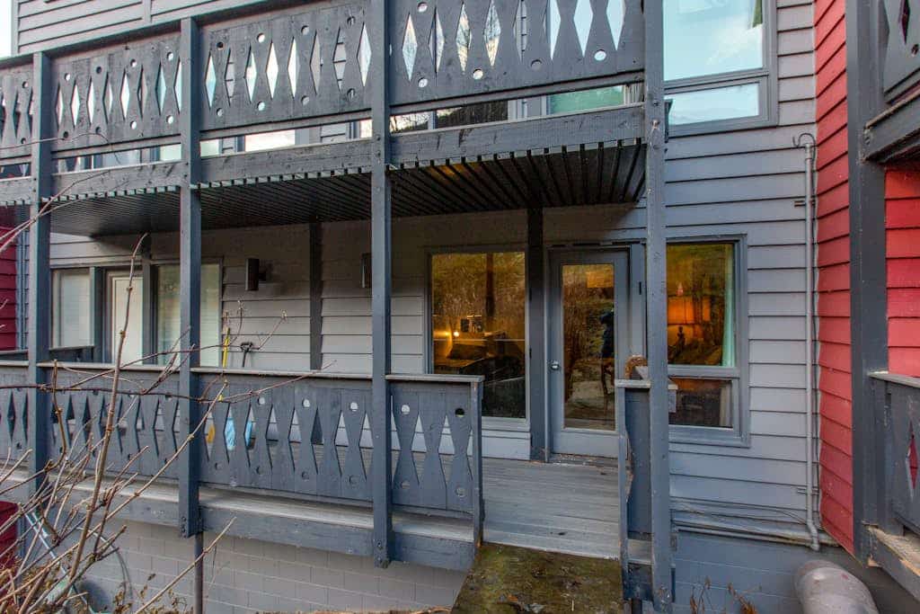 A premium ski-in/ski-out studio condo with Mt. Alyeska filling the windows and the world-famous Bake Shop located directly inside the building. Positioned in the absolute heart of the slope-side action, this condo lets you track first powder lines before the crowds arrive. The layout is priced exactly right for alpine utility, offering a private mountain-view balcony, a well-equipped kitchenette, a flat-screen TV for snowy nights, and high-speed WiFi to check local weather telemetry. Walk out your door to the lifts, walk to dinner at Jack Sprat or Sitzmark, and walk back. Standard Specs: Well-equipped kitchenette, private viewing deck, flat-screen TV, high-speed WiFi, and keypad entry. Parking space for up to two vehicles. True ski-in/ski-out access. Sleeps 3.