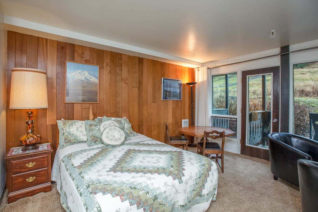 East Condo #208