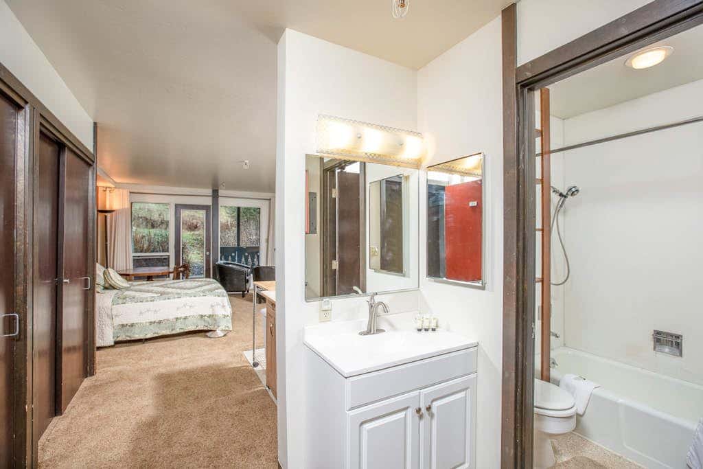 East Condo #208