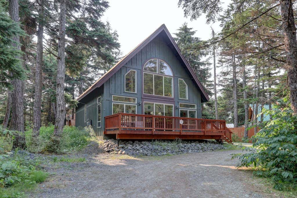 Hanging Glacier Chalet