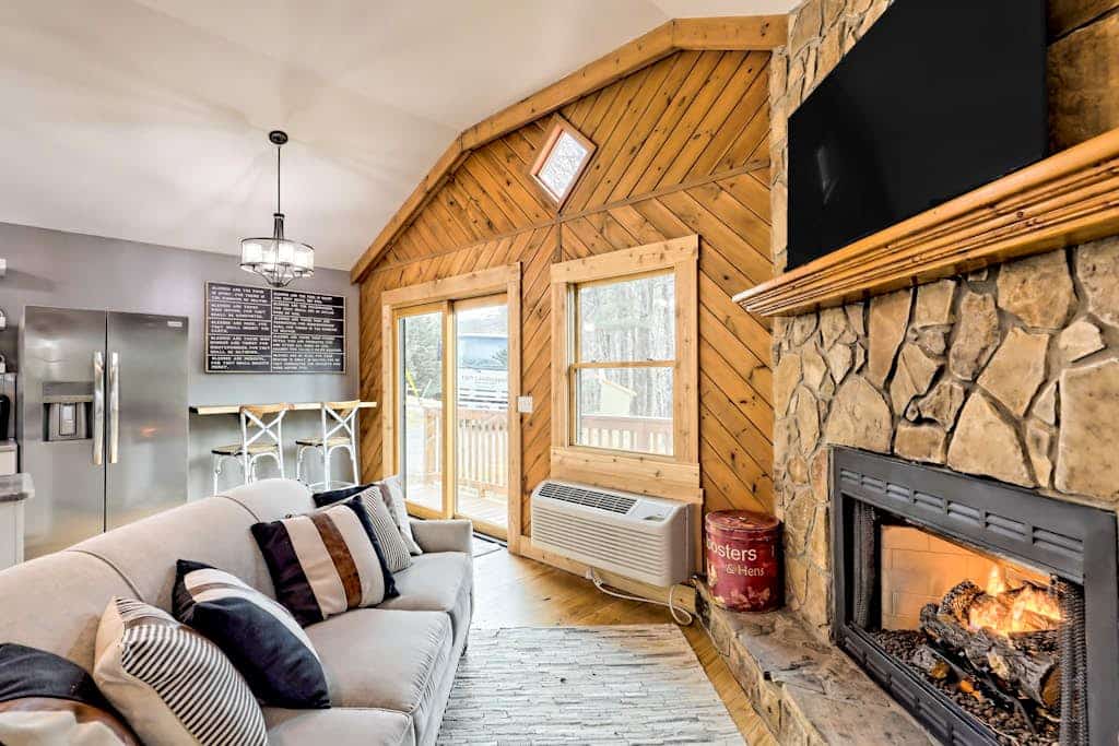 7 Charming cottages with serene mountain views w/firepit