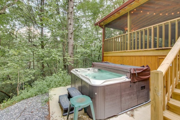 Home on 8 Wooded Acres with Creek, Private Hot Tub, Screened-In Deck & Firepit