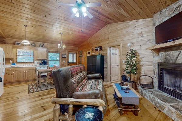 Secluded Dog-Friendly Cabin w/ Deck, Private Hot Tub, Firepit, & Wood Fireplace
