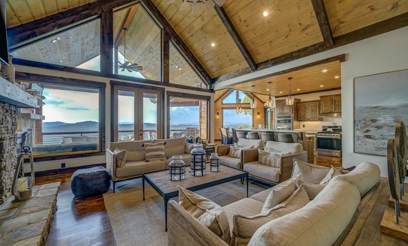 Luxury mountain-view home with private hot tub and pool table - snowbirds OK