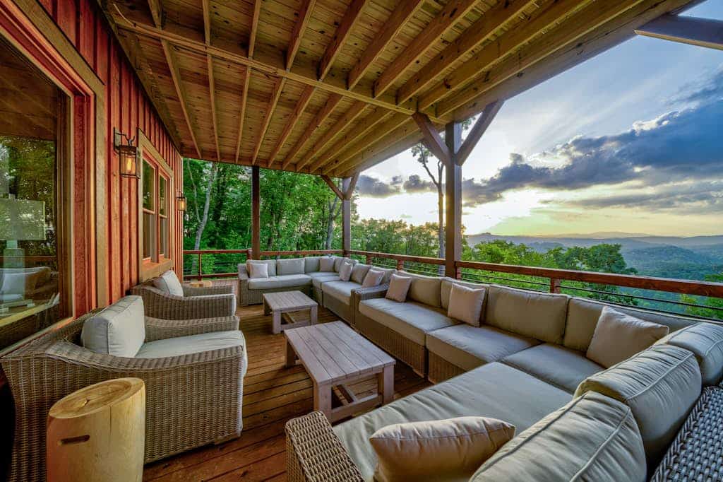 Luxury mountain-view home with private hot tub and pool table - snowbirds OK