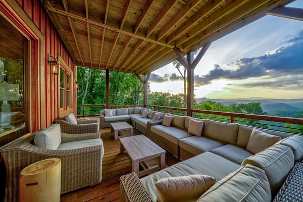 Luxury mountain-view home with private hot tub and pool table - snowbirds OK