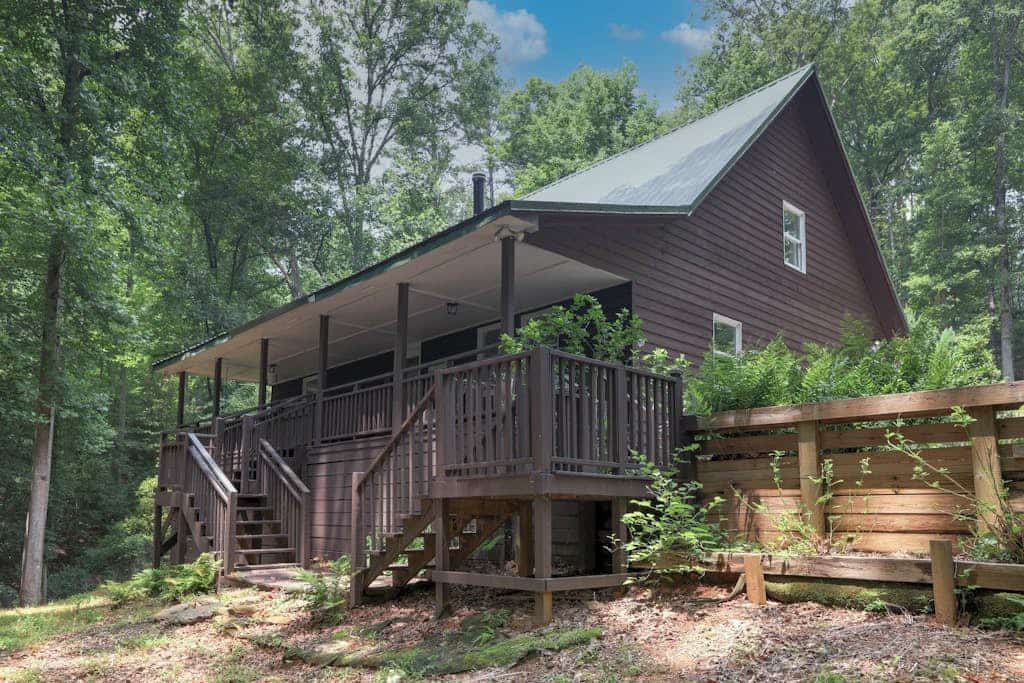 3 Bdr/2 Bath Spacious Cabin w/Wifi, Outdoor Living w/grill & hammock 