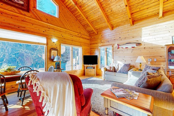 Escape to the Lake | Dock, Mountain Views & Minutes to the Beach
