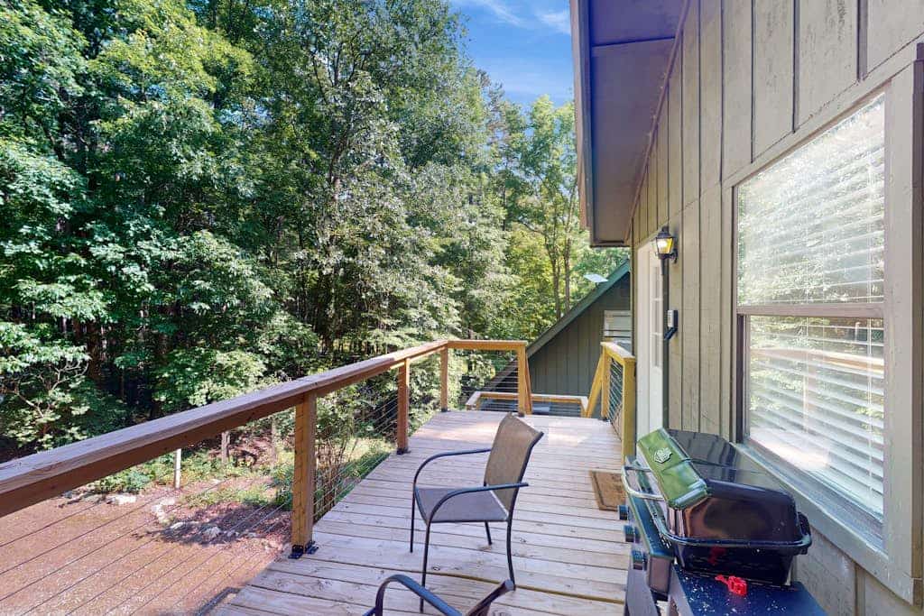 Modern aparthotel with stunning mountain views & close to the town of Blue Ridge