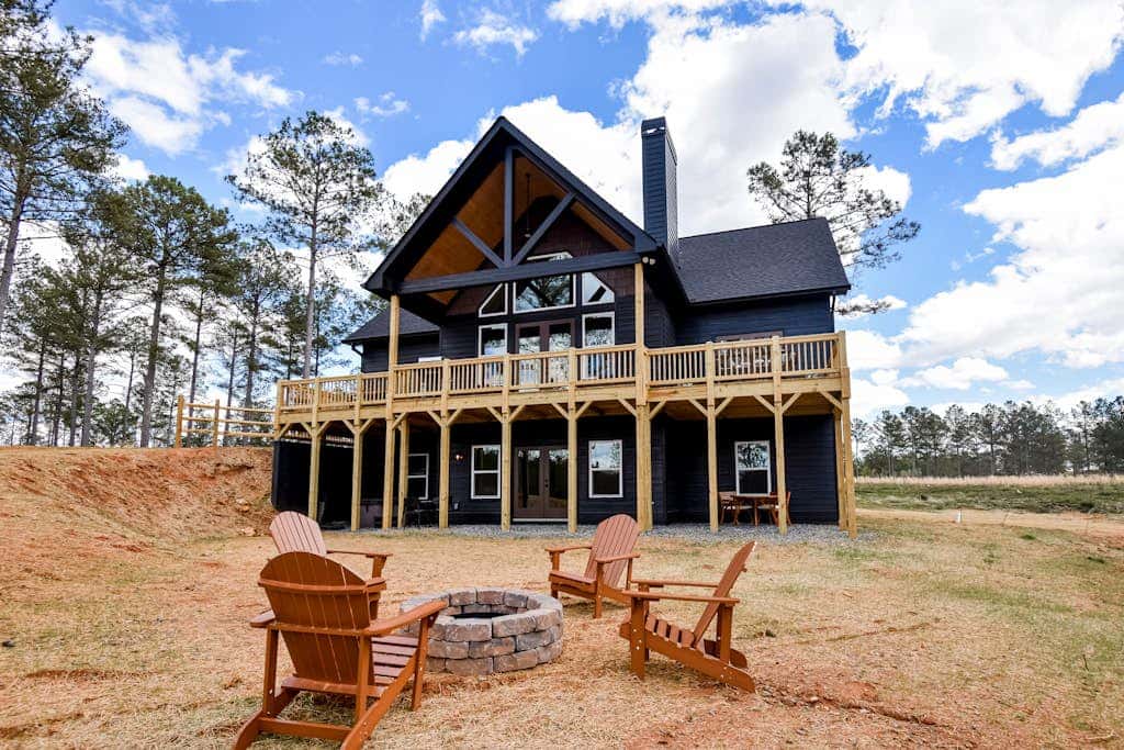 Mountain Peak Lodge - Where Games & Views Meet