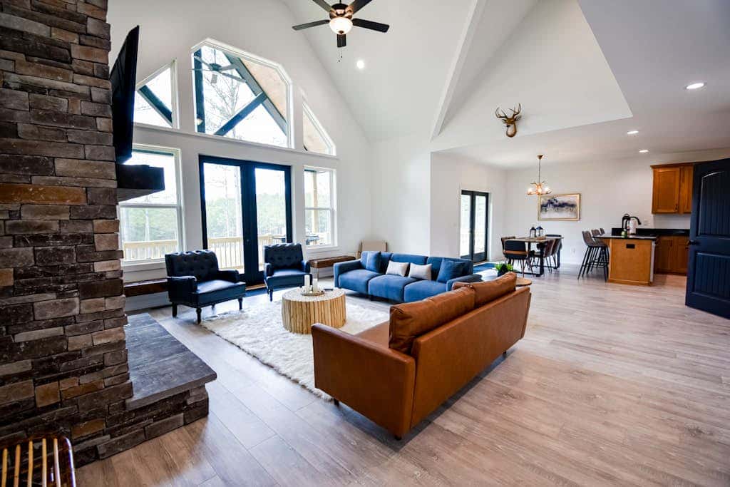 Mountain Peak Lodge - Where Games & Views Meet