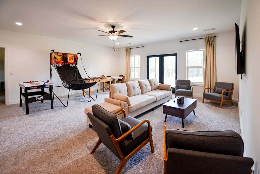 Mountain Peak Lodge - Where Games & Views Meet