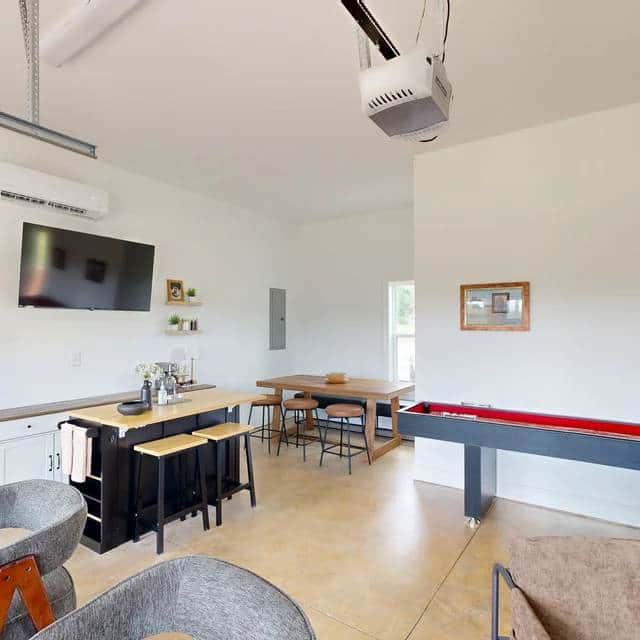 Mountain Peak Lodge - Where Games & Views Meet