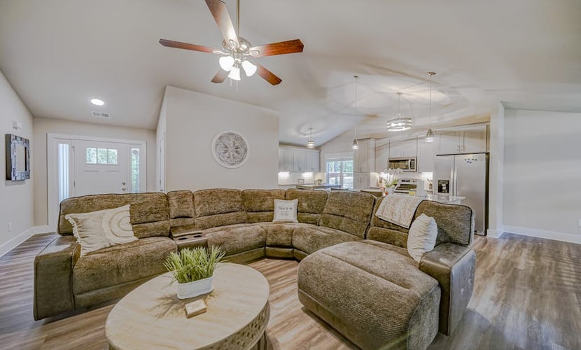 Modern mountain cabin with patio, central AC, and washer/dryer