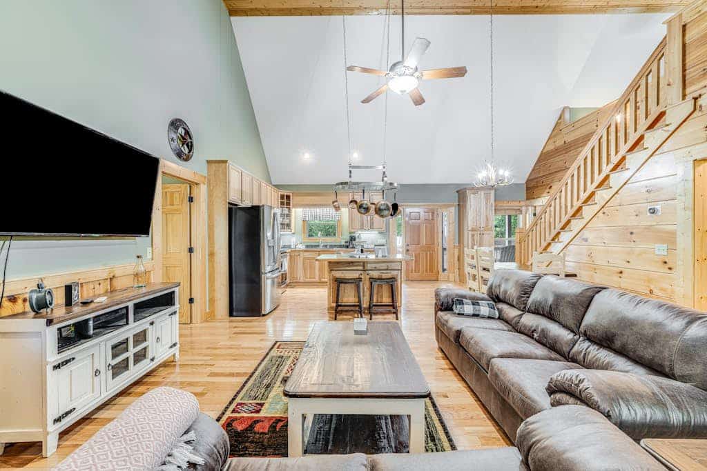 Coosawattee Cabin - pool, gym & tennis - fireplace, fire pit & central AC