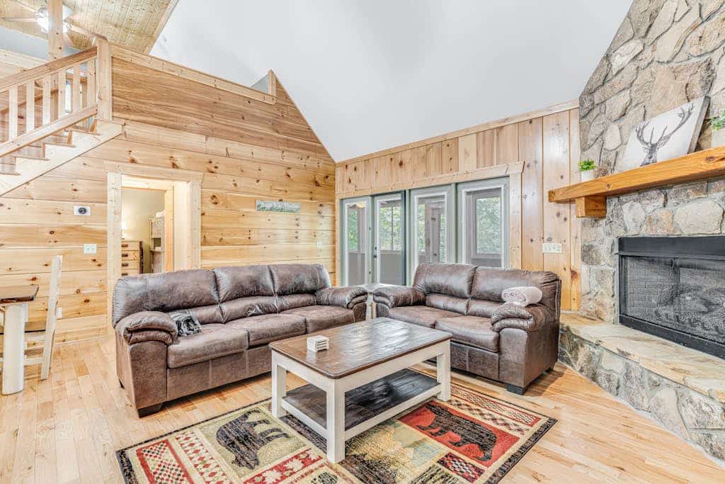 Coosawattee Cabin - pool, gym & tennis - fireplace, fire pit & central AC