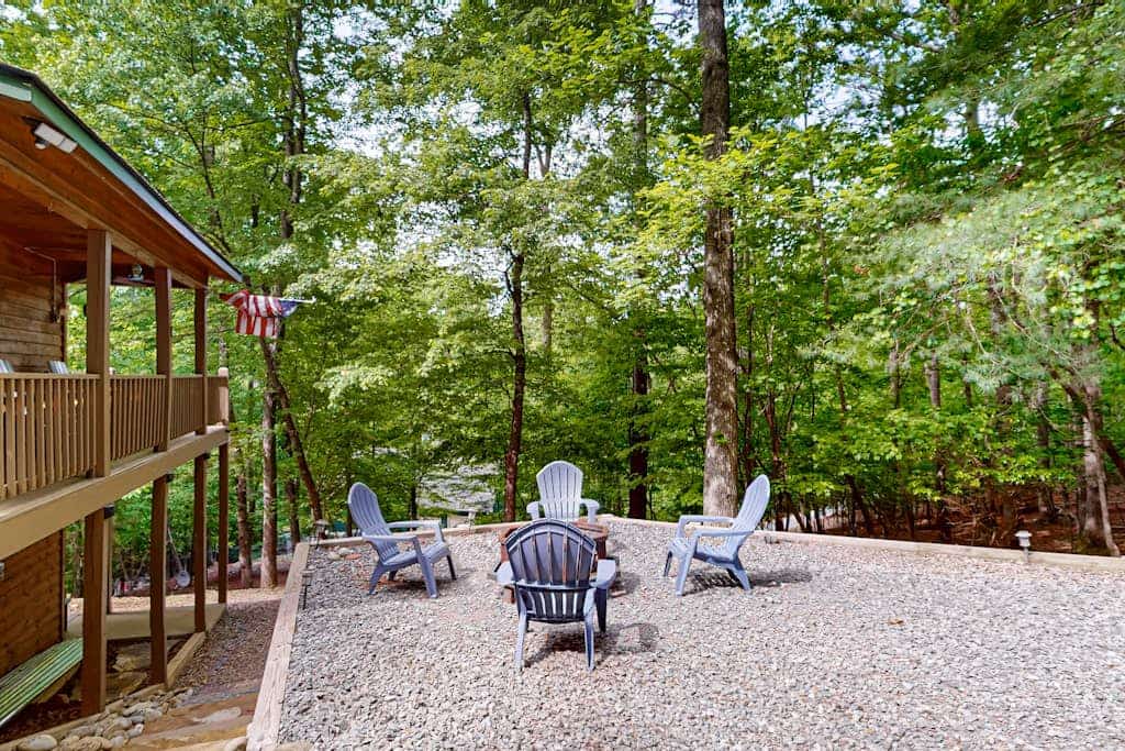 Dreamy wooded escape w/2 decks, resort access, WiFi, gas grills, hot tub/pool