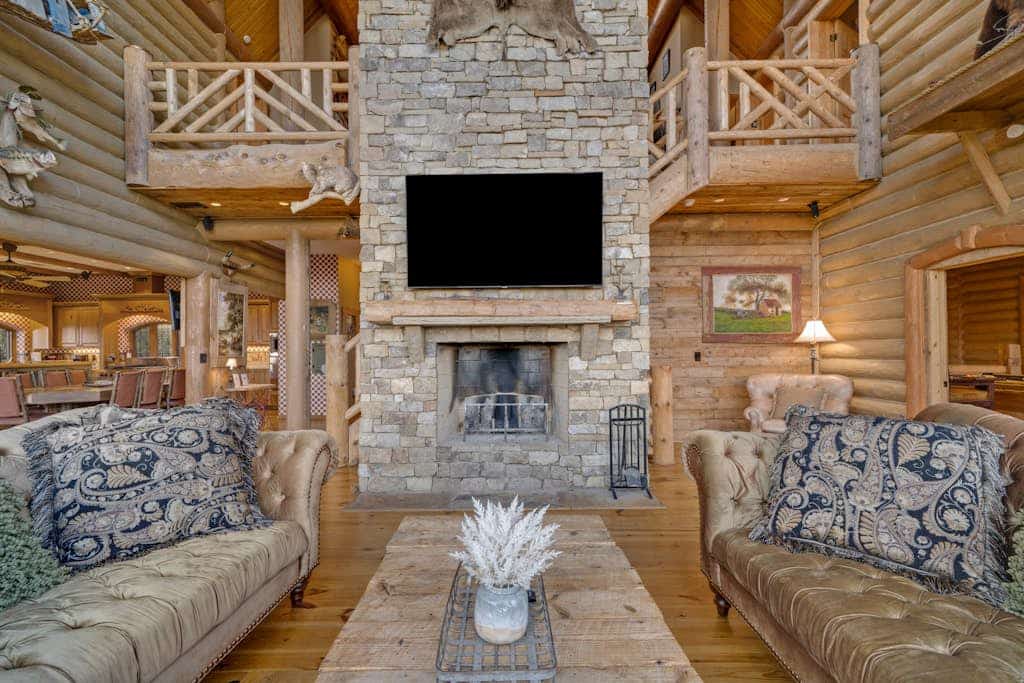 Beautiful Blue Ridge cabin with tri-state views, hot tub, & multiple decks
