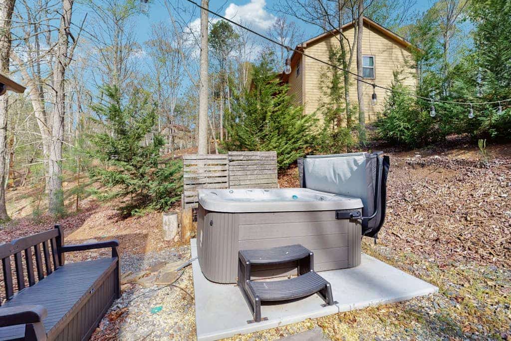 Dog-Friendly Mountain Retreat with 2 King Suites, EV Charger & Resort Amenities