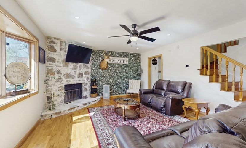 Upper-level riverfront condo with screened porch - near downtown