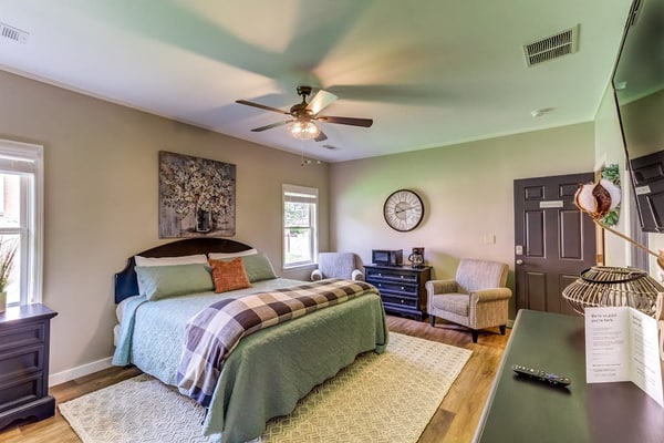 Suite in the Heart of Helen w/Free WiFi & a Short Walk to Sites & Hiking Trails