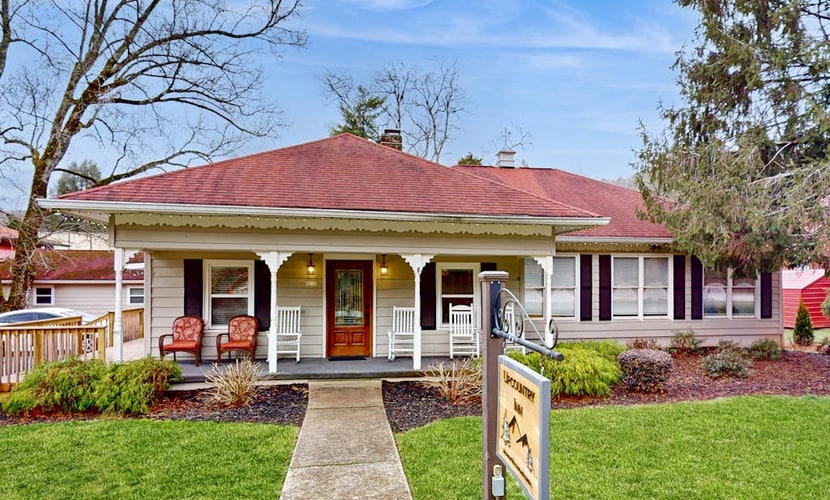 Contemporary Downtown Helen suite with shared deck, yard, and free WiFi