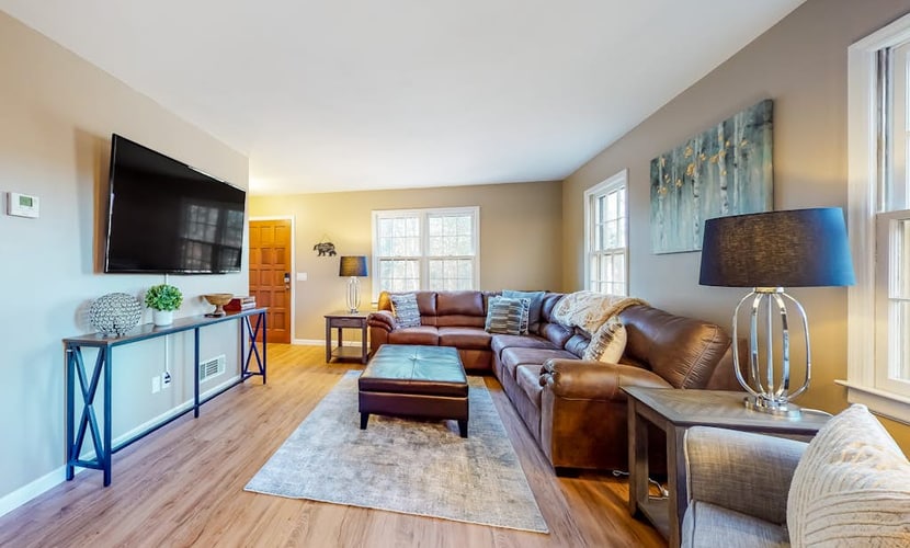 Dog-Friendly Home w/ High-Speed WiFi, Firepit, & EV Plug,-Great Location