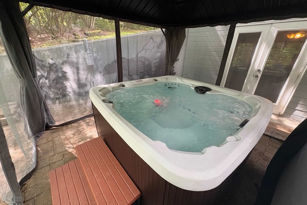 Dog-friendly home in golf community w/ game room, firepit, hot tub & w/d