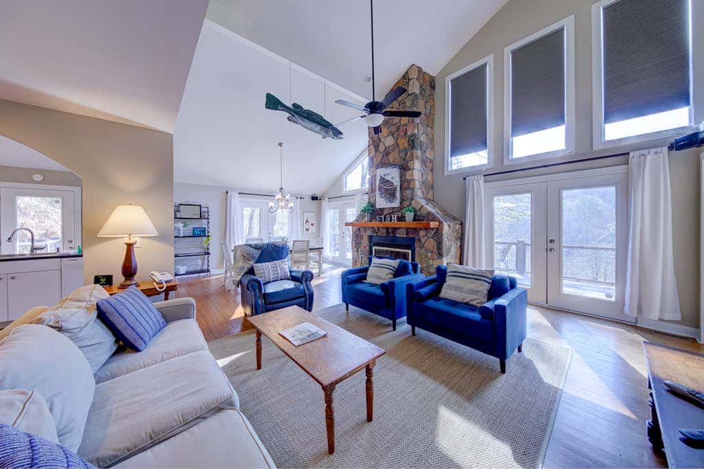 Lakeside Retreat on Lake Rabun