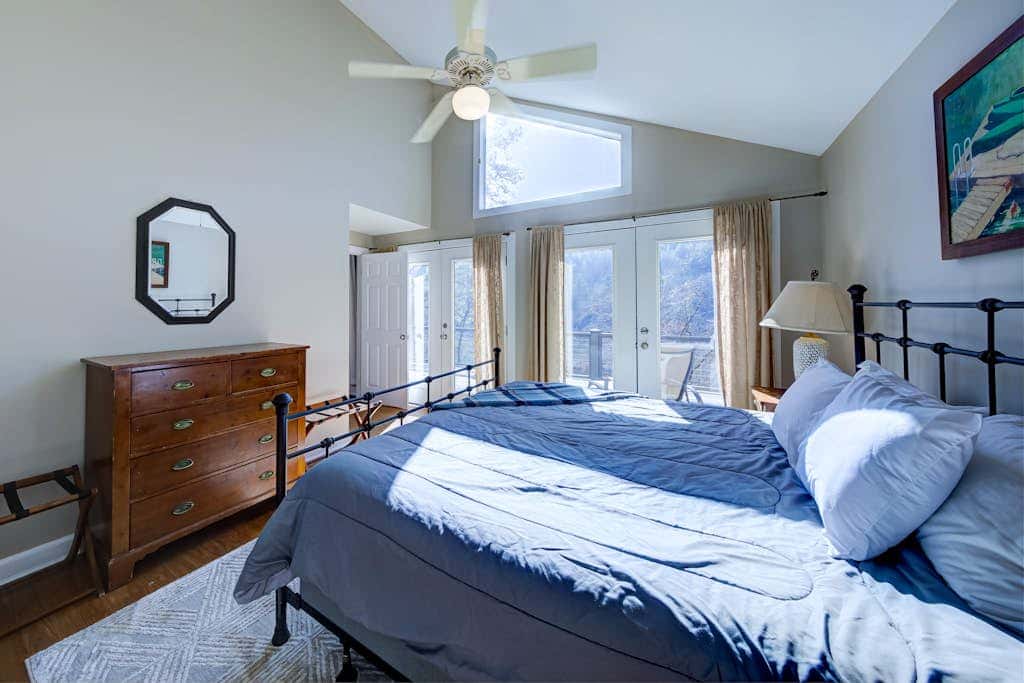 Lakeside Retreat on Lake Rabun