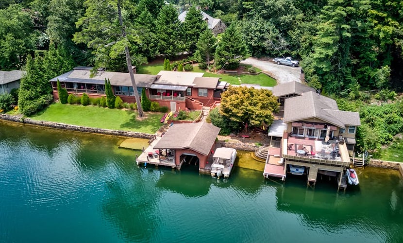 Serene lakehouse with hot tub, kayaks, dock, fireplace, & washer/dryer