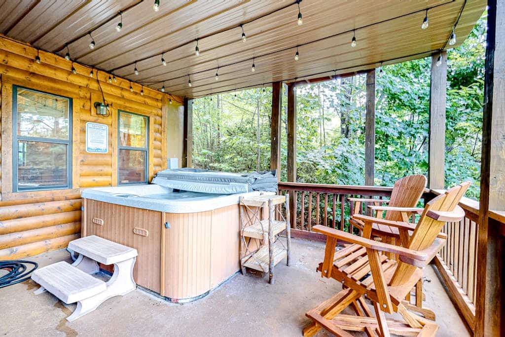 Cherokee Sunrise Cabin | Wilderness retreat with hot tub, mtn views, fireplaces