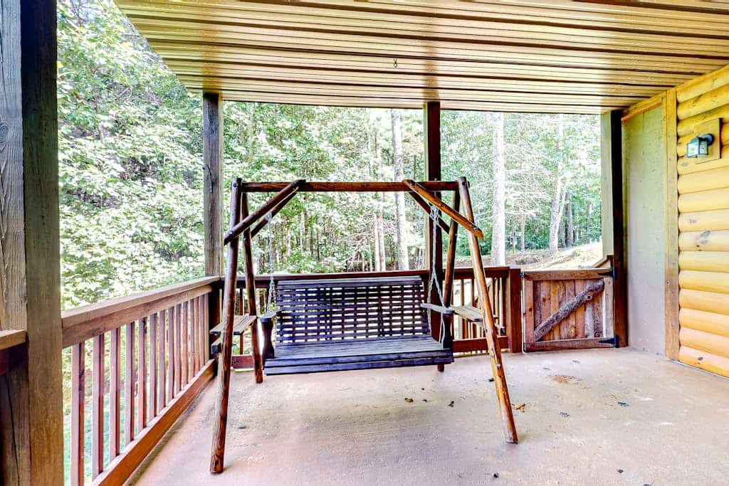 Cherokee Sunrise Cabin | Wilderness retreat with hot tub, mtn views, fireplaces