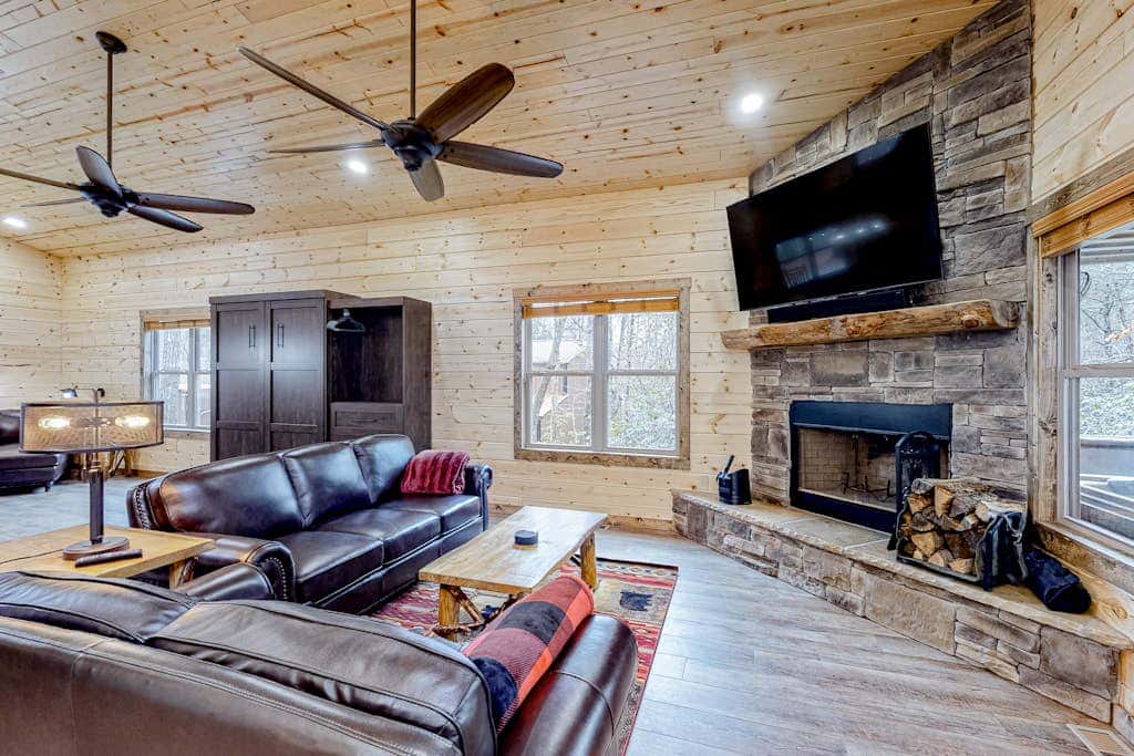 Cozy Bear Cabin #1