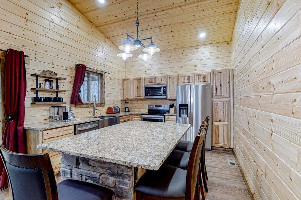 Cozy Bear Cabin #1