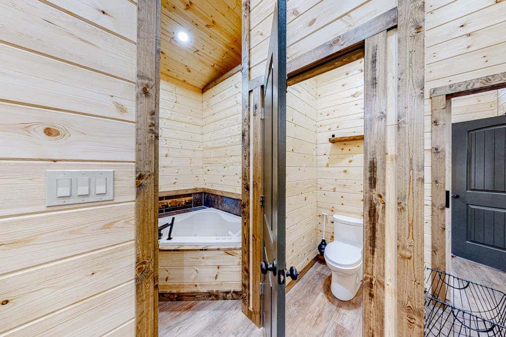 Cozy Bear Cabin #1