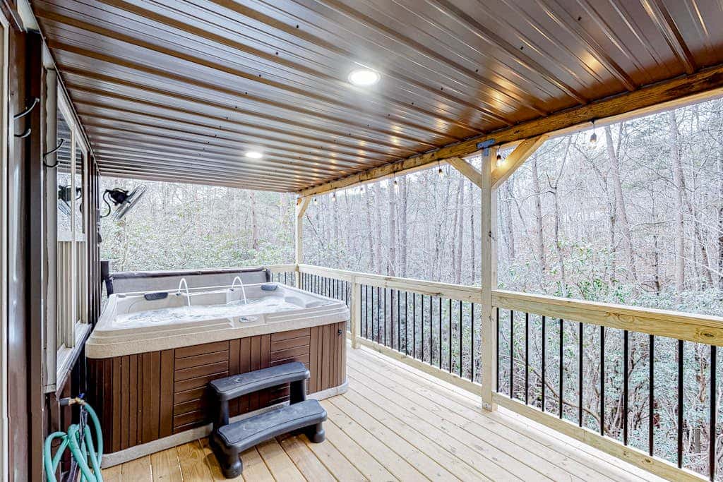 Cozy Bear Cabin #1