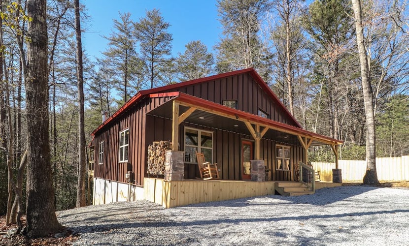Dog-friendly home with a private hot tub, WiFi, pool table, fireplace, & A/C
