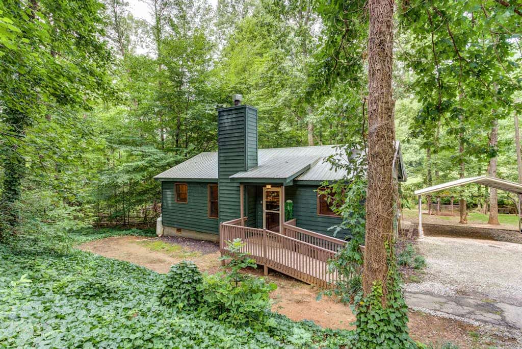Dog-friendly, creek-side cabin with hot tub, open floor plan & multi-level decks