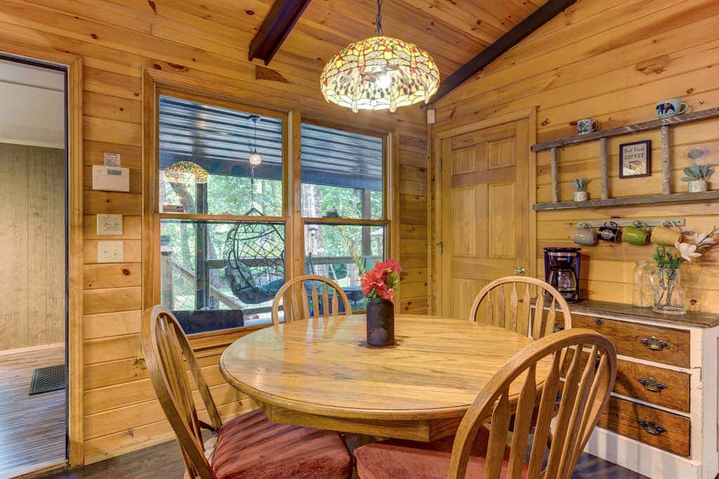 Coffee Creek Cabin