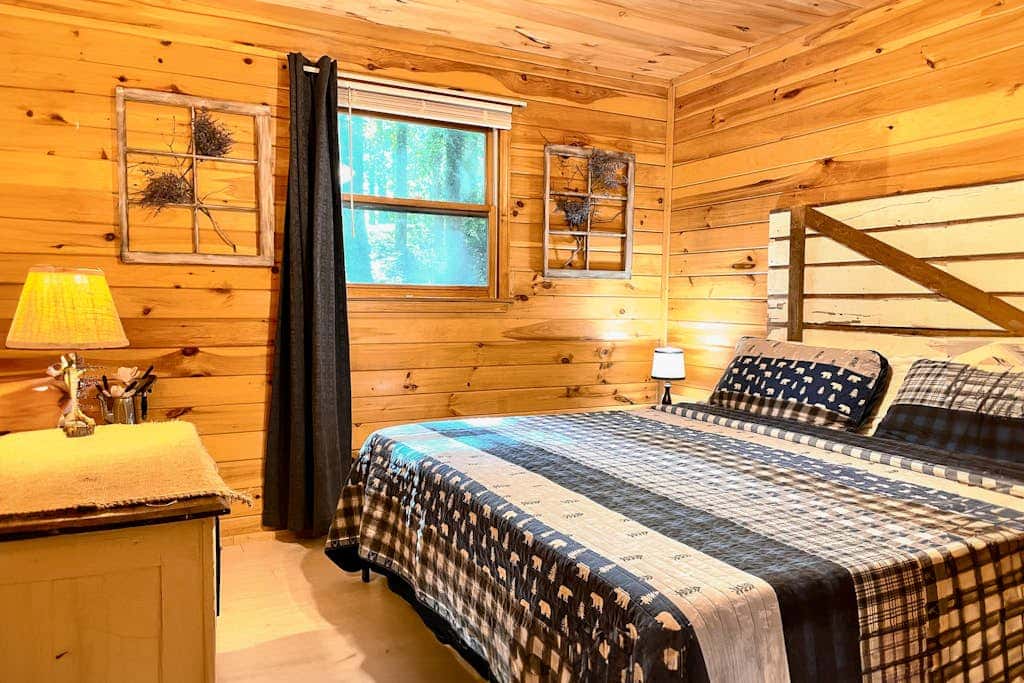 Coffee Creek Cabin