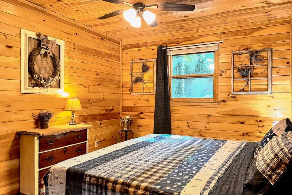 Coffee Creek Cabin