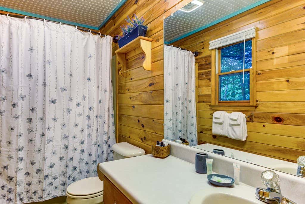 Coffee Creek Cabin