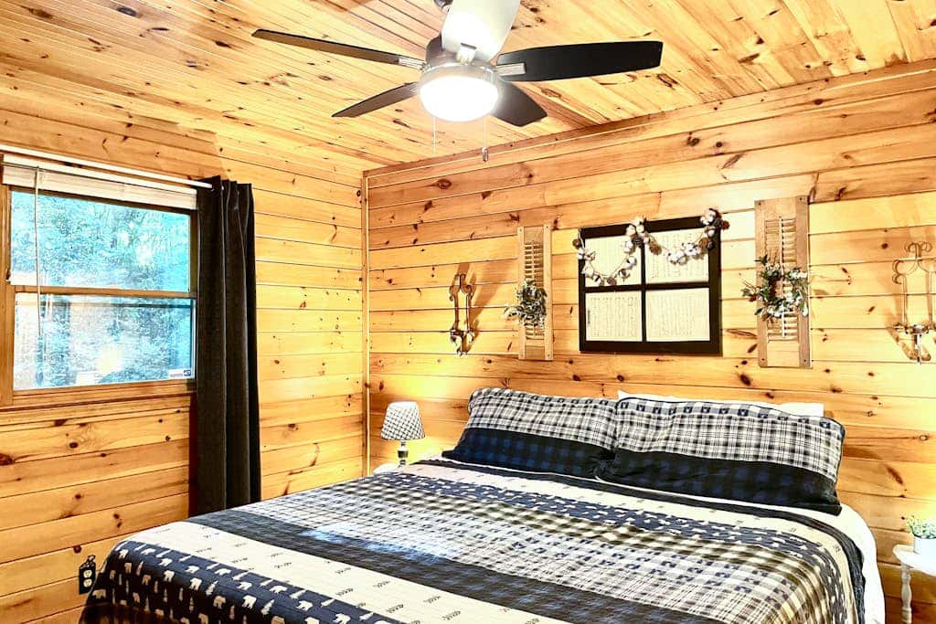 Coffee Creek Cabin