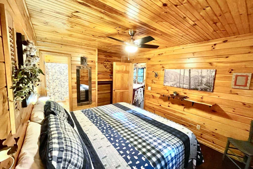 Coffee Creek Cabin