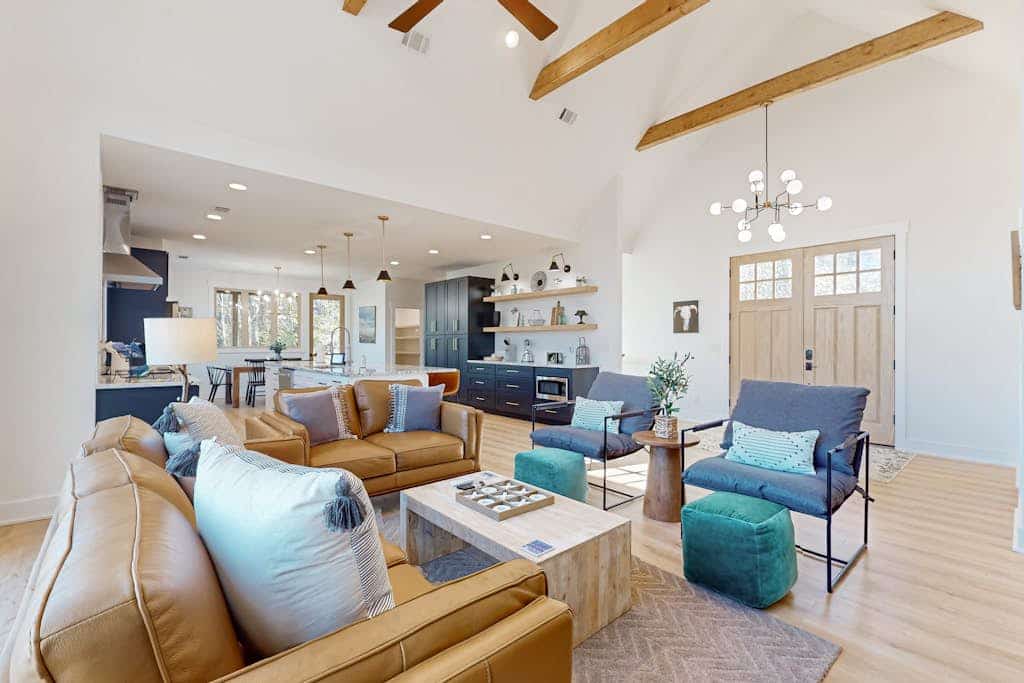 Elegant mountain cabin with hot tub, game room, firepit, and stunning views