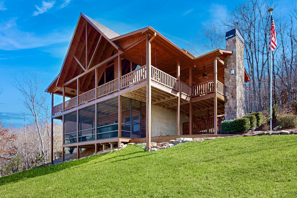 Bougie Bear Cabin