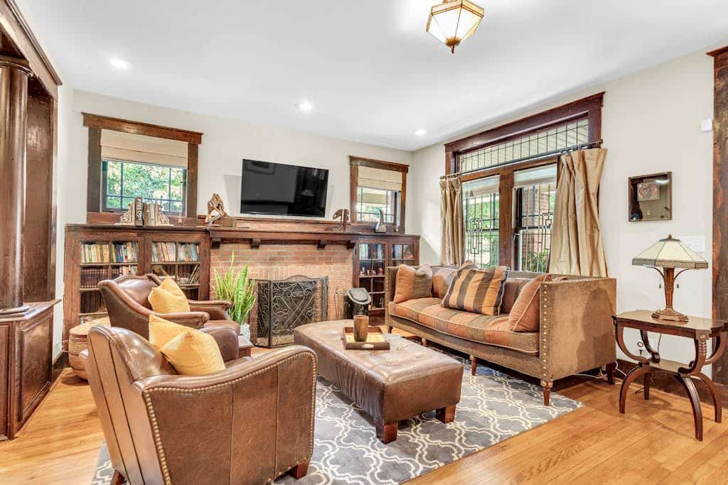 Lovely dog-friendly home with tennis, grill, fireplace, & washer/dryer