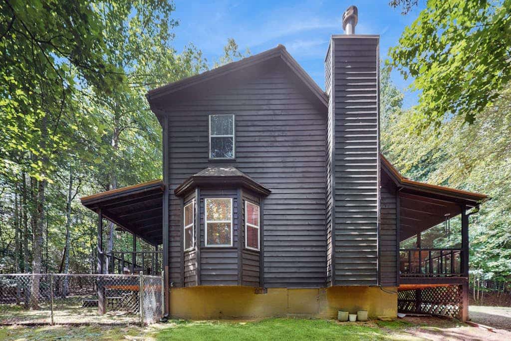 Dog-Friendly Cabin W/ Lofted Layout, Enclosed Yard, High-Speed WiFi, & Firepit