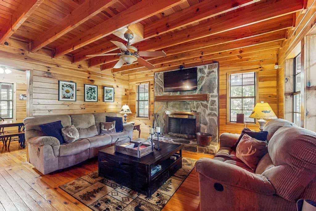 Where family memories and mountain rides come together—dogs welcome.